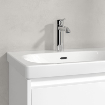 Lavoar suspendat Villeroy & Boch Skyla 80 cm, TitanCeram, CeramicPlus, alb alpin